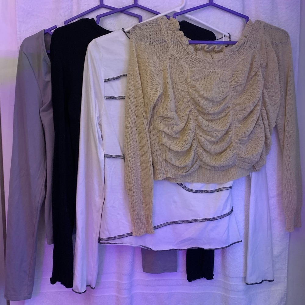 (3/$30) Bundle of 4 long sleeve shirts